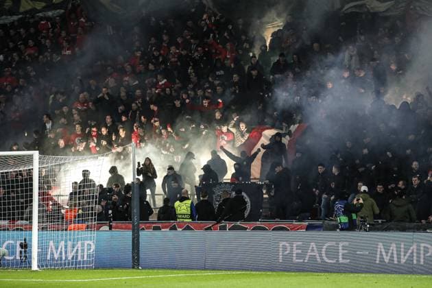EINDHOVEN - PSV let off fireworks during the UEFA Champions League eighth final match between PSV Eindhoven and Borussia Dortmund at the Phillips stadium on February 20, 2024 in Eindhoven, Netherlands. ANP Hollandse Hoogte Bart Stoutjesdijk UEFA Champions League 2023 24 2023 2024 xVIxANPxSportx xBartxStoutjesdijkxIVx 491634344 originalFilename: 491634344.jpg