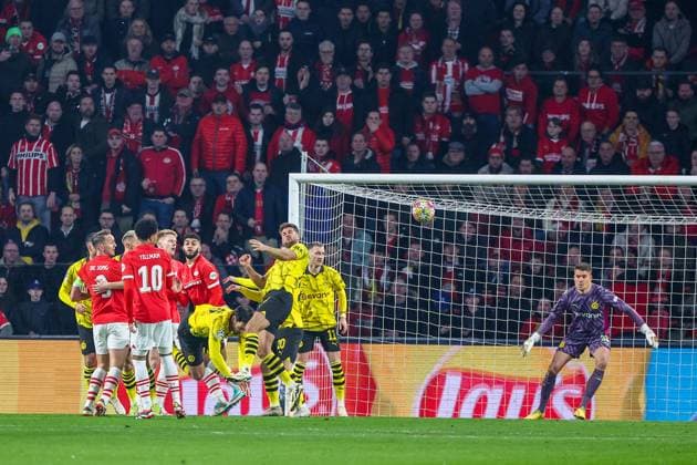EINDHOVEN, 20-02-2024, Philips Stadium, UEFA Champions League season 2023 24, match between PSV and Borussia Dortmund, shot on goal by PSV PSV - Borussia Dortmund  x24343964x Copyright: