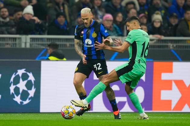 FC Internazionale v Atletico Madrid: Round of 16 First Leg - UEFA Champions League 2023 24 Federico Dimarco Left-Back of Inter and Italy and Nahuel Molina right-back of Atletico de Madrid and Argentina compete for the ball during the UEFA Champions League 2023 24 round of 16 first leg match between FC Internazionale and Atletico Madrid at Stadio Giuseppe Meazza on February 20, 2024 in Milan, Italy. Milan Italy  Copyright: xJosexBretonx originalFilename:breton-fcintern240220_np5p8.jpg