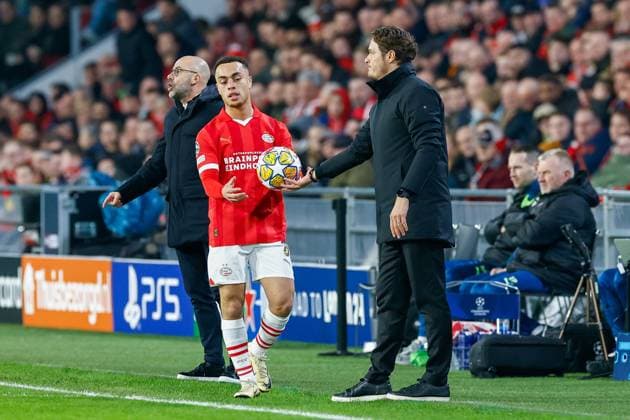 EINDHOVEN, 20-02-2024, Philips Stadium, UEFA Champions League season 2023 24, match between PSV and Borussia Dortmund, PSV player Sergino Dest and Borussia Dortmund coach Edin Terzic PSV - Borussia Dortmund  x24344136x Copyright: