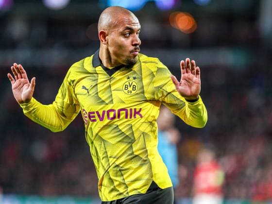 Goal, goal celebration, for 0 1 by Donyell Malen Borussia Dortmund BVB, 21 , NLD, PSV Eindhoven vs Borussia Dortmund BVB, UEFA Champions League 2023 24 Round of 16, first leg, 20 02 2024, NLD, PSV Eindhoven vs Borussia Dortmund BVB, UEFA Champions League 2023 24 Round of 16, first leg, 20 02 2024, photo Eibner Pressefoto Gabriel Boia EIndhoven Copyright: xEibner-Pressefoto GabrielxBoiax EP_EER