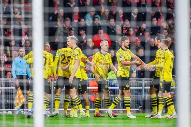 EINDHOVEN, 20-02-2024, Philips Stadium, UEFA Champions League season 2023 24, match between PSV and Borussia Dortmund, Borussia Dortmund player Donyell Malen scores the 0-1 PSV - Borussia Dortmund  x24344390x Copyright:
