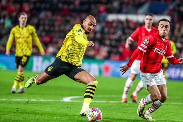 Donyell Malen Borussia Dortmund BVB, 21 shoots the goal to 0 1, NLD, PSV Eindhoven vs Borussia Dortmund BVB, UEFA Champions League 2023 24 Round of 16, first leg, 20 02 2024, NLD, PSV Eindhoven vs Borussia Dortmund BVB, UEFA Champions League 2023 24 Round of 16, first leg, 20 02 2024, photo Eibner Pressefoto Gabriel Boia EIndhoven Copyright: xEibner-Pressefoto GabrielxBoiax EP_EER