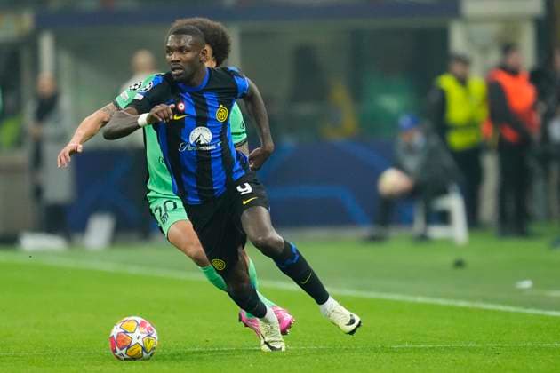 FC Internazionale v Atletico Madrid: Round of 16 First Leg - UEFA Champions League 2023 24 Marcus Thuram Centre-Forward of Inter and France in action during the UEFA Champions League 2023 24 round of 16 first leg match between FC Internazionale and Atletico Madrid at Stadio Giuseppe Meazza on February 20, 2024 in Milan, Italy. Milan Italy  Copyright: xJosexBretonx originalFilename:breton-fcintern240220_np0HW.jpg