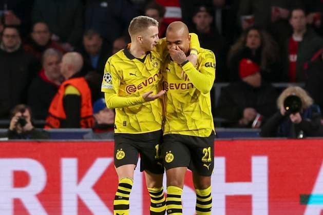 Donyell Malen Borussia Dortmund celebrates his goal for 0 1 with Marco Reus Borussia Dortmund , UEFA Champions League 2023 2024 Round of 16 1st leg, PSV Eindhoven vs Borussia Dortmund, PSV Stadion, 20 02 2024, Eindhoven, Netherlands