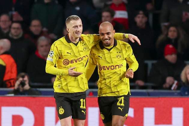 Donyell Malen Borussia Dortmund celebrates his goal for 0 1 with Marco Reus Borussia Dortmund , UEFA Champions League 2023 2024 Round of 16 1st leg, PSV Eindhoven vs Borussia Dortmund, PSV Stadion, 20 02 2024, Eindhoven, Netherlands