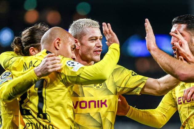 Goal, goal celebration, for 0 1 by Donyell Malen Borussia Dortmund BVB, 21 , NLD, PSV Eindhoven vs Borussia Dortmund BVB, UEFA Champions League 2023 24 Round of 16, first leg, 20 02 2024, NLD, PSV Eindhoven vs Borussia Dortmund BVB, UEFA Champions League 2023 24 Round of 16, first leg, 20 02 2024, photo Eibner Pressefoto Gabriel Boia EIndhoven Copyright: xEibner-Pressefoto GabrielxBoiax EP_EER