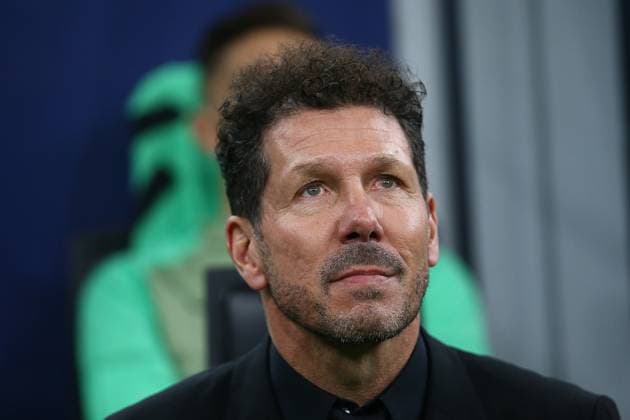 Foto Spada LaPresse 20 febbraio 2024 - Milano , Italia - calcio - Fc Inter Vs Atletico Madrid - Champions League 2023 2024 - Stadio San Siro Nella foto: Diego Simeone ( Atletico Madrid ) February 20 , 2024 Milan , Italy - sport, calcio - Fc Inter Vs Atletico Madrid - Champions League 2023 2024 - San Siro Stadium . In the pic : Diego Simeone ( Atletico Madrid )  Copyright: xSpada LaPressex