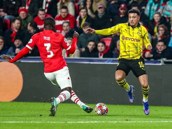 Jordan Teze PSV Eindhoven, 03 in duel against Jadon Sancho Borussia Dortmund BVB, 10 , NLD, PSV Eindhoven vs Borussia Dortmund BVB, UEFA Champions League 2023 24 Round of 16, first leg, 20 02 2024, NLD, PSV Eindhoven vs Borussia Dortmund BVB, UEFA Champions League 2023 24 Round of 16, first leg, 20 02 2024, Photo Eibner Pressefoto Gabriel Boia EIndhoven Copyright: xEibner-Pressefoto GabrielxBoiax EP_EER