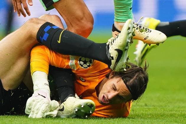 Sport Bilder des Tages Foto Spada LaPresse 20 febbraio 2024 - Milano , Italia - calcio - Fc Inter Vs Atletico Madrid - Champions League 2023 2024 - Stadio San Siro Nella foto: Yann Sommer (FC Inter); February 20 , 2024 Milan , Italy - sport, calcio - Fc Inter Vs Atletico Madrid - Champions League 2023 2024 - San Siro Stadium . In the pic : Yann Sommer (FC Inter);  Copyright: xSpada LaPressex