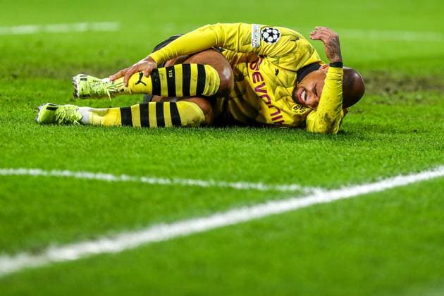 Donyell Malen Borussia Dortmund BVB, 21 lies on the ground in pain, NLD, PSV Eindhoven vs Borussia Dortmund BVB, UEFA Champions League 2023 24 eighth final, first leg, 20 02 2024, NLD, PSV Eindhoven vs Borussia Dortmund BVB, UEFA Champions League 2023 24 eighth final, first leg, 20 02 2024, photo Eibner Pressefoto Gabriel Boia EIndhoven Copyright: xEibner-Pressefoto GabrielxBoiax EP_EER
