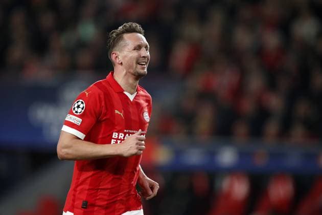 EINDHOVEN - Luuk de Jong of PSV Eindhoven during the UEFA Champions League round of 16 match between PSV Eindhoven and Borussia Dortmund at the Phillips stadium on February 20, 2024 in Eindhoven, Netherlands. ANP Hollandse Hoogte Bart Stoutjesdijk UEFA Champions League 2023 24 2023 2024 xVIxANPxSportx xBartxStoutjesdijkxIVx 491640694 originalFilename: 491640694.jpg
