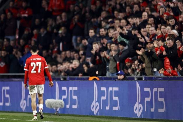 EINDHOVEN - Hirving Lozano of PSV Eindhoven during the UEFA Champions League round of 16 match between PSV Eindhoven and Borussia Dortmund at the Phillips stadium on February 20, 2024 in Eindhoven, Netherlands. ANP MAURICE VAN STEEN UEFA Champions League 2023 24 2023 2024 xVIxANPxSportx xxANPxIVx 491640750 originalFilename: 491640750.jpg