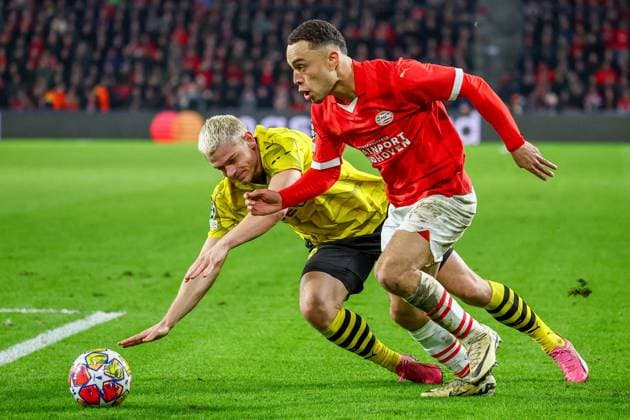 EINDHOVEN, 20-02-2024, Philips Stadium, UEFA Champions League season 2023 24, match between PSV and Borussia Dortmund, PSV player Sergino Dest PSV - Borussia Dortmund  x24345478x Copyright: