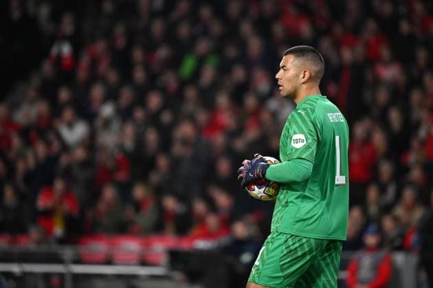 240220 UEFA CL Round of 16 PSV Eindhoven - Borussia Dortmund Walter Benitez of PSV pictured during a football game between PSV Eindhoven and Borussia Dortmund during the 1st leg of the Round of 16 in the UEFA Champions League 2023 - 2024 competition on February 20, 2024 in Eindhoven, The Netherlands. (Photo by Maarten Straetemans Isosport) EINDHOVEN The Netherlands  Copyright: xx 440903