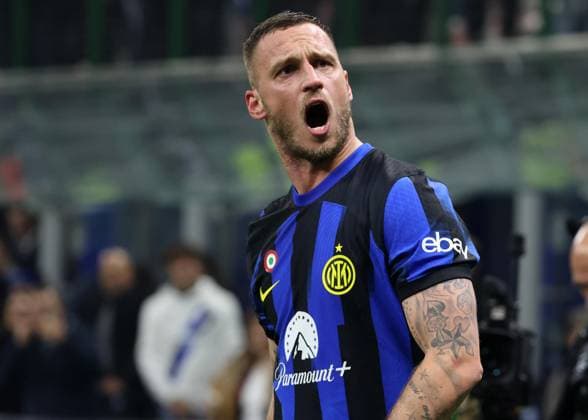 February 20, 2024, Milan, ITALY: Inter Milan™s Marko Arnautovic jubilates after scoring goal of 1 to 0 during the first leg of the round of 16 of the UEFA Champions League at Giuseppe Meazza stadium in Milan, 20 February 2024..ANSA MATTEO BAZZI. Soccer; Champions League: Fc Inter vs Atletico De Madrid  - ZUMAa110 20240220_zaf_a110_096 Copyright: xMatteoxBazzix