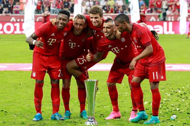 Onderwerp Subject: FC Bayern Munchen - Audi Cup Reklame: Club Team Country: Seizoen Season: 2015 2016 FOTO PHOTO: F.L.T.R: David ALABA of FC Bayern Munchen and RAFINHA ( Marcio Rafael FERREIRA DE SOUZA ) of FC Bayern Munchen and Thomas MULLER of FC Bayern Munchen and Arturo VIDAL ( Arturo Erasmo Vidal PARDO ) of FC Bayern Munchen and Douglas COSTA of FC Bayern Munchen celebrating Audi Cup victory with the Trophy. (Photo by PICS UNITED) MUNICH GERMANY Content not available for redistribution in The Netherlands directly or indirectly through any third parties. Copyright: xBSRxAgencyx 15690805K4L0137