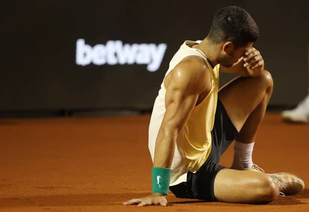 Bilder des Jahres 2024, Sport 02 Feburar Sport Themen der Woche KW08 Sport Bilder des Tages 20th February 2024: Jockey Club, Brasileiro, Brazil: Rio Open Tennis tournament: Carlos Alcaraz (ESP) falls and injures his ankle against Thiago Monteiro (BRA) and had to retire from the match  ActionPlus12610835 DiaEsportivo