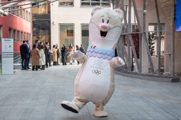 Milano Cortina 2026, Maskottchen Tina und Milo Olympische Spiele 2026 in Mailand und Cortina d Ampezzo, Maskottchen werden vorgestellt Photo Claudio Furlan Lapresse 21-02-2024 Milan - News Mascot of the Milan Cortina 2026 Olympic and Paralympic Games at Deloitte s headquarters in via Tortona  Copyright: xClaudioxFurlan LaPressex