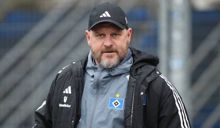 Morning training session for second division soccer team Hamburger SV at Volksparkstadion Coach Steffen Baumgart Stellingen Hamburg