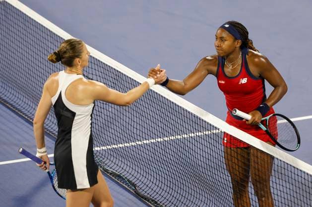 Karolina Pliskova congratulates the winner Coco Gauff, Dubai Duty Free Tennis Championships, Dubai, U A E Tennis Dubai Tennis Championships 2024 WTA Dubai Duty Free Tennis Stadium Dubai United Arab Emirates 21 February 2024 Copyright: xJuergenxHasenkopfx