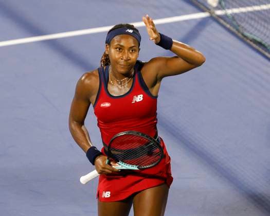 Coco Gauff waves and thanks the spectators, fans after the victory, Dubai Duty Free Tennis Championships, Dubai, U A E Tennis Dubai Tennis Championships 2024 WTA Dubai Duty Free Tennis Stadium Dubai United Arab Emirates 21 February 2024 Copyright: xJuergenxHasenkopfx