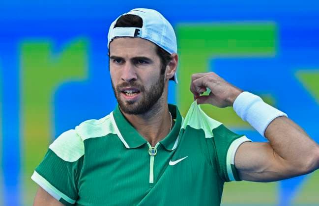 ATP, Tennis Herren Qatar Exxonmobil Open Tennis Tournament 2024 Karen Khachanov is playing against Fabian Marozsan of Hungary in his round of 16 singles match at the ATP Qatar ExxonMobil Open tennis tournament at the Khalifa International Tennis Complex in Doha, Qatar, on February 21, 2024. DOHA Qatar  Copyright: xNoushadxThekkayilx originalFilename:varittyakkal-atpqatar240221_npf3x.jpg
