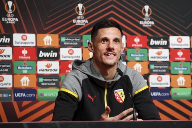 CONF RC LENS LIGUE EUROPA PHOTOPQR VOIX DU NORD SEVERINE COURBE ; 21 02 2024 ; Fribourg, Stade Europa, Allemagne le 21 02 24. Conference de presse du joueur Florian Sotoca avant le match de barrage retour de Ligue Europa contre le SC Fribourg. PHOTO SEVERINE COURBE LA VOIX DU NORD Feb 21st 2024 press conference, PK, Pressekonferenz of RC Lens a day before its match against Fribourg in Europa League NORD PAS DE CALAIS France  Copyright: xPHOTOPQR VOIXxDUxNORD MAXPPPxSEVERINExCOURBEx 20240221VDN8671 20240221VDN8662