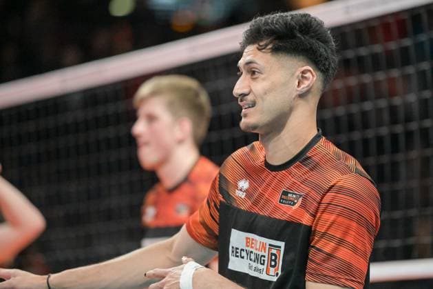 Berlin, Germany January 21, 2024 CL Volleyball 1 4 Final 2023 2024 Berlin Recycling Volleys vs Itas Trentino In the picture Nehemiah Mote BR Volleys at the warmup Copyright: xFotostandx xReuhlx