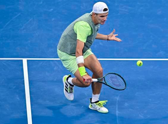 ATP, Tennis Herren Qatar Exxonmobil Open Tennis Tournament 2024 Jake Mensik from the Czech Republic is playing against Andy Murray of Great Britain in his round of 16 singles match at the ATP Qatar ExxonMobil Open tennis tournament at the Khalifa International Tennis Complex in Doha, Qatar, on February 21, 2024. DOHA Qatar  Copyright: xNoushadxThekkayilx originalFilename:varittyakkal-atpqatar240221_npLTt.jpg