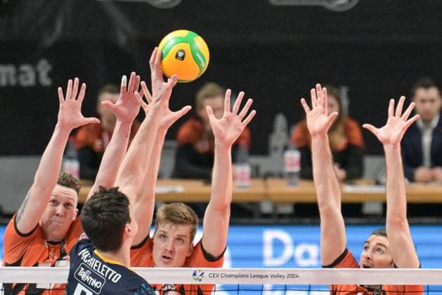 Berlin, Germany 21 January 2024 CL Volleyball 1 4 Final 2023 2024 Berlin Recycling Volleys vs Itas Trentino In the picture from left in duel Marek Sotola BR Volleys , Alessandro Michieletto Itas Trentino , Saso Stalekar BR Volleys , Timothee Carle BR Volleys Copyright: xFotostandx xReuhlx