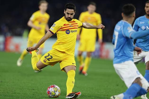 Champions League match SSC Napoli vs Barcellona Barcellona s German midfielder Ilkay Gundogan controls the ball during the UEFA Champions League round 16 match between SSC Napoli vs Barcellona at the Diego Armando Maradona Stadium in Naples, southern Italy, on February 21, 2024. ABPH2421 Copyright: xAntonioxBalascox