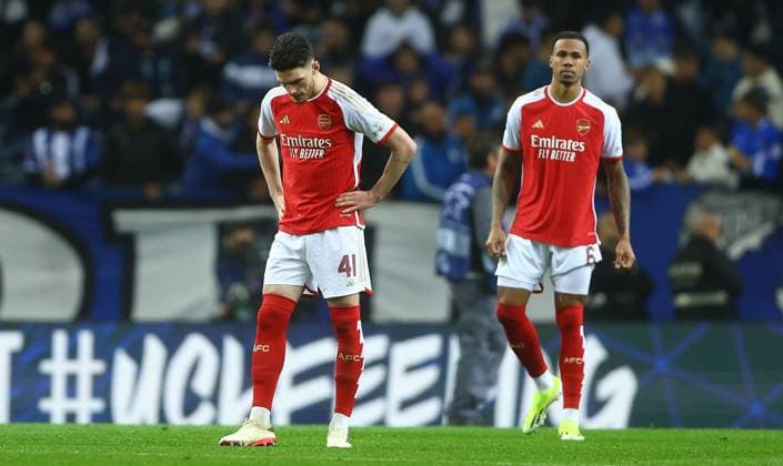 Declan Rice of Arsenal shows a look of dejection Porto v Arsenal, UEFA Champions League, Round of 16, First Leg, Football, Estadio do Dragao, Porto, Portugal - 21 Feb 2024 EDITORIAL USE ONLY No use with unauthorised audio, video, data, fixture lists, club league logos or live services. Online in-match use limited to 120 images, no video emulation. No use in betting, games or single club league player publications. Copyright: xKieranxMcManus Shutterstockx 14355127ad