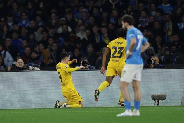 Champions League match SSC Napoli vs Barcellona Barcellona s Polish forward Robert Lewandowski celebrates after scoring a goal during the UEFA Champions League round 16 match between SSC Napoli vs Barcellona at the Diego Armando Maradona Stadium in Naples, southern Italy, on February 21, 2024. ABPH4497 Copyright: xAntonioxBalascox