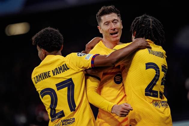 Robert Lewandowski celebrates after scoring goal during UEFA Champions League 23 24 game between SSC Napoli and FC Barcelona, Barca at Stadio Diego Armando Maradona, Naples, Italy. (Maciej Rogowski) Naples Stadio Diego Armando Maradona Italy Copyright: xMaciejxRogowskix napolibarcelonafull-73