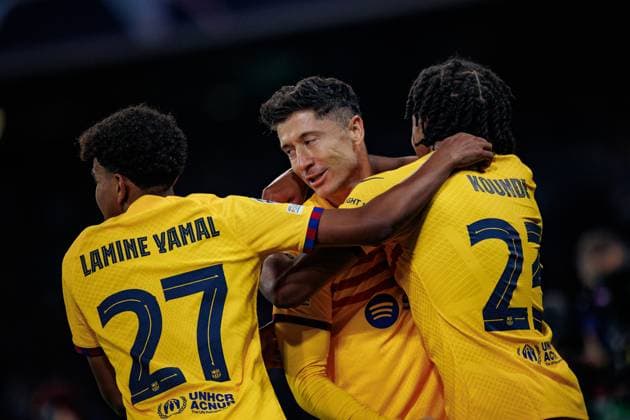 Robert Lewandowski celebrates after scoring goal during UEFA Champions League 23 24 game between SSC Napoli and FC Barcelona, Barca at Stadio Diego Armando Maradona, Naples, Italy. (Maciej Rogowski) Naples Stadio Diego Armando Maradona Italy Copyright: xMaciejxRogowskix napolibarcelonafull-74