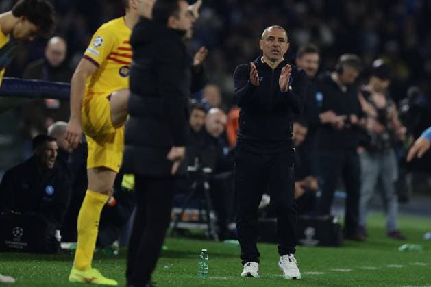 Champions League match SSC Napoli vs Barcellona SSC Napoli s Italian coach Francesco Calzona gesticulate during the UEFA Champions League round 16 match between SSC Napoli vs Barcellona at the Diego Armando Maradona Stadium in Naples, southern Italy, on February 21, 2024. ABPH6100 Copyright: xAntonioxBalascox