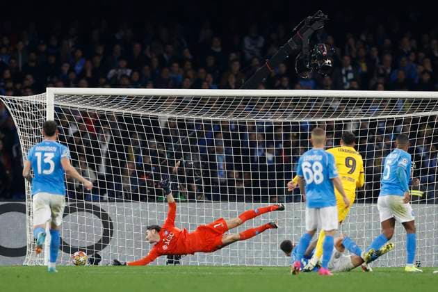 Robert Lewandowski FC Barcelona, Barca scores his team s first goal, UEFA Champions League 2023 2024 - Round of 16 First Leg, SSC Napoli vs FC Barcelona, Diego Armando Maradona StadiuÃ¬, February 21, 2024, Naples, Italy.
