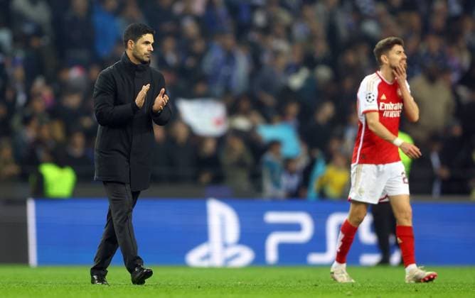 Arsenal manager Mikel Arteta shows a look of dejection at full time Porto v Arsenal, UEFA Champions League, Round of 16, First Leg, Football, Estadio do Dragao, Porto, Portugal - 21 Feb 2024 EDITORIAL USE ONLY No use with unauthorised audio, video, data, fixture lists, club league logos or live services. Online in-match use limited to 120 images, no video emulation. No use in betting, games or single club league player publications. Copyright: xKieranxMcManus Shutterstockx 14355127bf