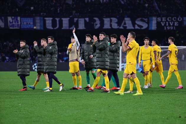 Barcelona players wave goodbye at the end of the game the Champions League football match between SSC Napoli and FC Barcelona, Barca at Diego Armando Maradona stadium in Naples (Italy), February 21st, 2024. cesarexpurini