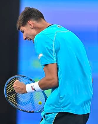 ATP, Tennis Herren Qatar Exxonmobil Open Tennis Tournament 2024 Alexei Popyrin of Australia is celebrating his victory in the quarterfinal singles match at the ATP Qatar ExxonMobil Open tennis tournament at the Khalifa International Tennis Complex in Doha, Qatar, on February 22, 2024. DOHA Qatar  Copyright: xNoushadxThekkayilx originalFilename:varittyakkal-atpqatar240222_npthP.jpg