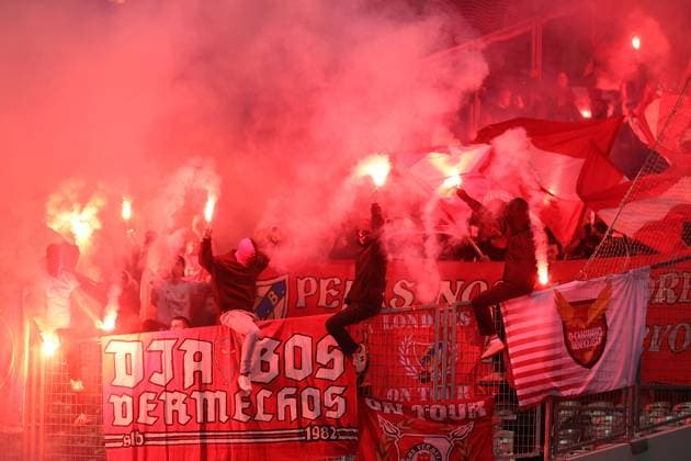 Toulouse Stadium de Toulouse, 22 02 2024 UEFA Europa League Play off Toulouse FC S L Benfica v l , S L Benfica fans,atmosphere, scarves, jerseys, emotions, pyrotechnics, pyro, smoke, fire, riot, bengalos, smoke bombs, pirotecnica, fumo, fuoco, sparklers Copyright: JoaquimxFerreira