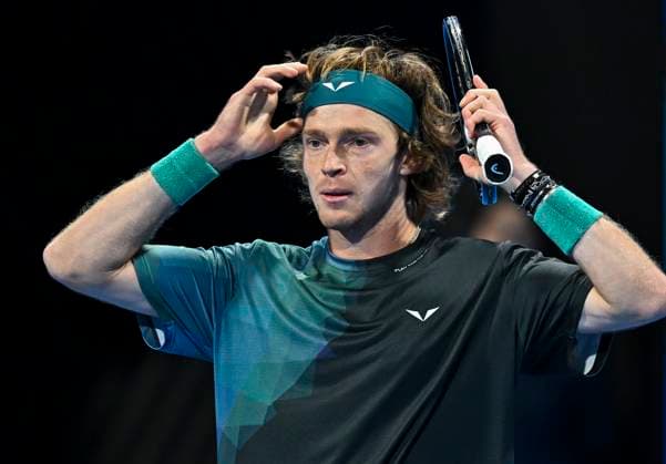 ATP, Tennis Herren Qatar Exxonmobil Open Tennis Tournament 2024 Andrey Rublev is playing in his quarterfinal singles match against Jakub Mensik from the Czech Republic at the ATP Qatar ExxonMobil Open tennis tournament at the Khalifa International Tennis Complex in Doha, Qatar, on February 22, 2024. DOHA Qatar  Copyright: xNoushadxThekkayilx originalFilename:varittyakkal-atpqatar240222_npYLi.jpg