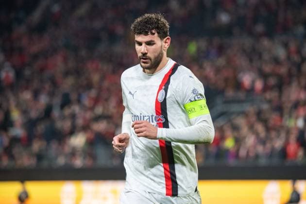 Theo Hernandez (AC Milan) FOOTBALL : Stade Rennais x AC Milan - Ligue Europa - Barrage retour - 22 02 2024 BaptisteAutissier Panoramic 