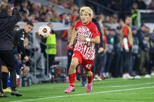 Ritsu Doan SC Freiburg, 42 on the ball , Football, UEFA Europa League, Play off 2 match, 2023 2024, SC Freiburg vs RC Lens, 22 02 2024, Europa Park Stadion , Freiburg im Breisgau, Germany Freiburg im Breisgau Europa Park Stadion Baden Wuerttemberg Germany Copyright: xGrantxHubbsx
