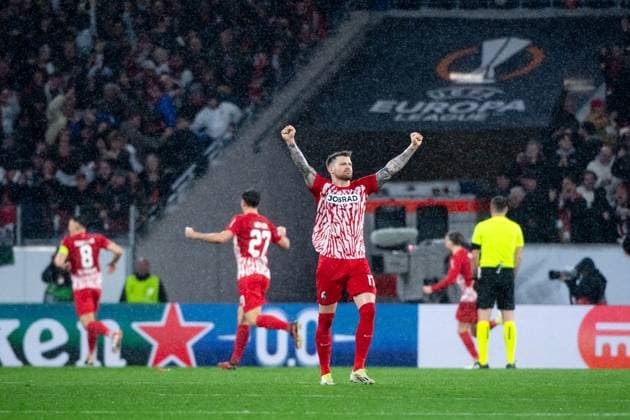 Lukas Kuebler SC Freiburg, 17 and team celebrate the goal for 2 2, GER, SC Freiburg vs RC Lens, Football UEFA Europa League, Playoff Intermediate Round second leg, 2023 2024 season, 22 02 2024 GER, SC Freiburg vs RC Lens, Football UEFA Europa League, Playoff Intermediate Round second leg, 2023 2024 season, 22 02 2024 Freiburg Copyright: xEibner-Pressefoto Memmlerx EP_MMR