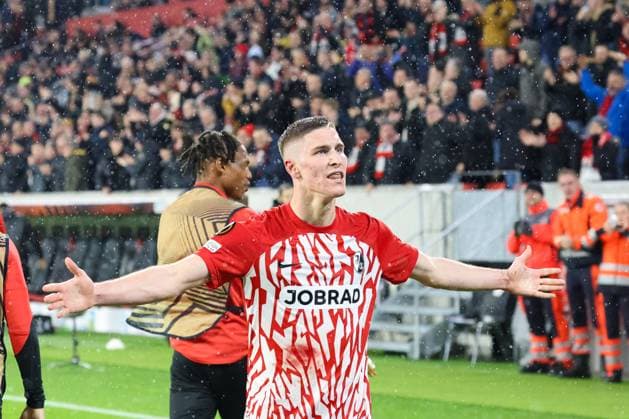 Freiburg, Germany 22 February 2024 Europa League 2023 2024 SC Freiburg vs RC Lens In the picture Goalscorer Roland Sallai SC Freiburg cheers after his goal to equalize 2 2 Europa Park Stadion Baden Württemberg Copyright: xFotostandx xHettichx