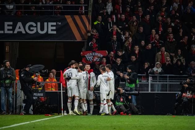 Joie des joueurs du Milan AC aprÃ s le but de Rafael Leao (AC Milan) FOOTBALL : Stade Rennais x AC Milan - Ligue Europa - Barrage retour - 22 02 2024 BaptisteAutissier Panoramic 