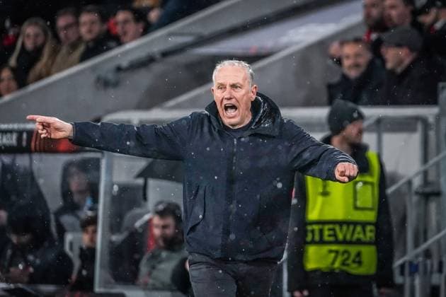 Christian Streich SC Freiburg, Coach , Gesture, gestures, gesticulates , Football, UEFA Europa League, Play off 2 match, 2023 2024, SC Freiburg vs RC Lens, 22 02 2024, Europa Park Stadion , Freiburg im Breisgau, Germany Freiburg im Breisgau Europa Park Stadion Baden Wuerttemberg Germany Copyright: xJoeranxSteinsiekx