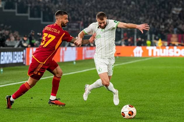 UEFA Europa League: AS Roma v Feyenoord Rome - Leonardo Spinazzola of AS Roma, Bart Nieuwkoop of Feyenoord during the 2nd leg of the UEFA Europa League Knockout Round Play-offs between AS Roma v Feyenoord at Stadio Olympico on 22 February 2024 in Rome, Italia. Copyright: xYannickxVerhoevenx